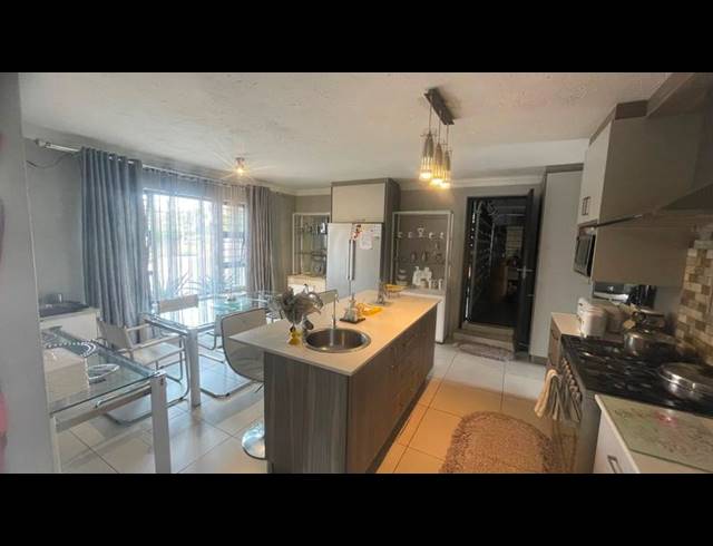 4 BEDROOM PROPERTY TO RENT IN ELDO VILLAGE